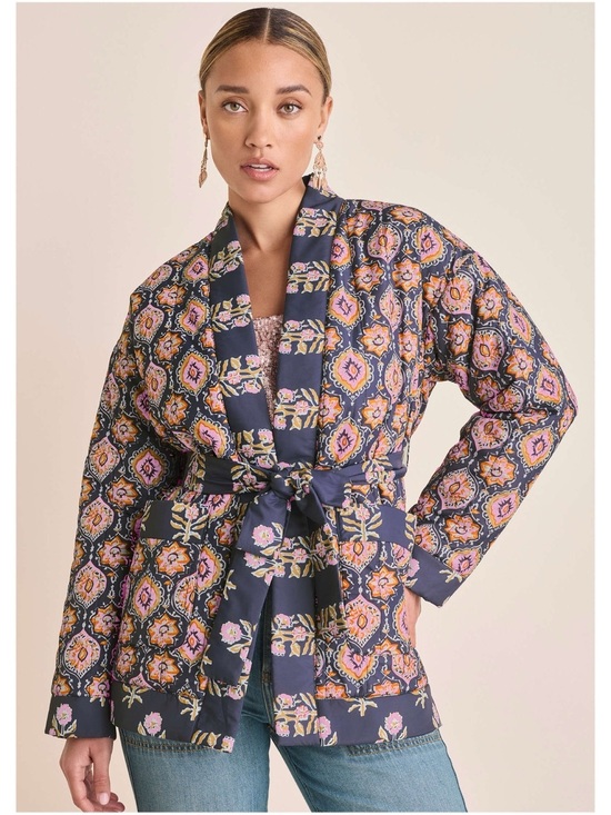 VENUS Jackets & Blazers - NWT Venus Quilted Jacket With Tie Large